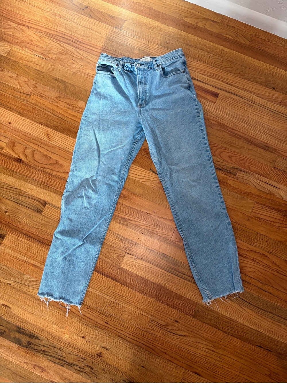 Abercrombie 90s Ultra High Rise Straight Jeans Size 31 Raw Frayed Hem